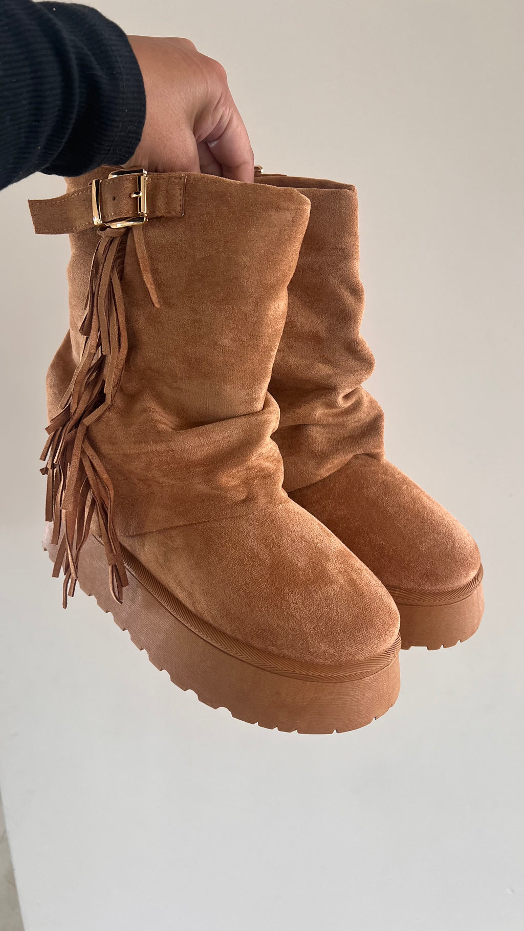 Pantubotas café flecos