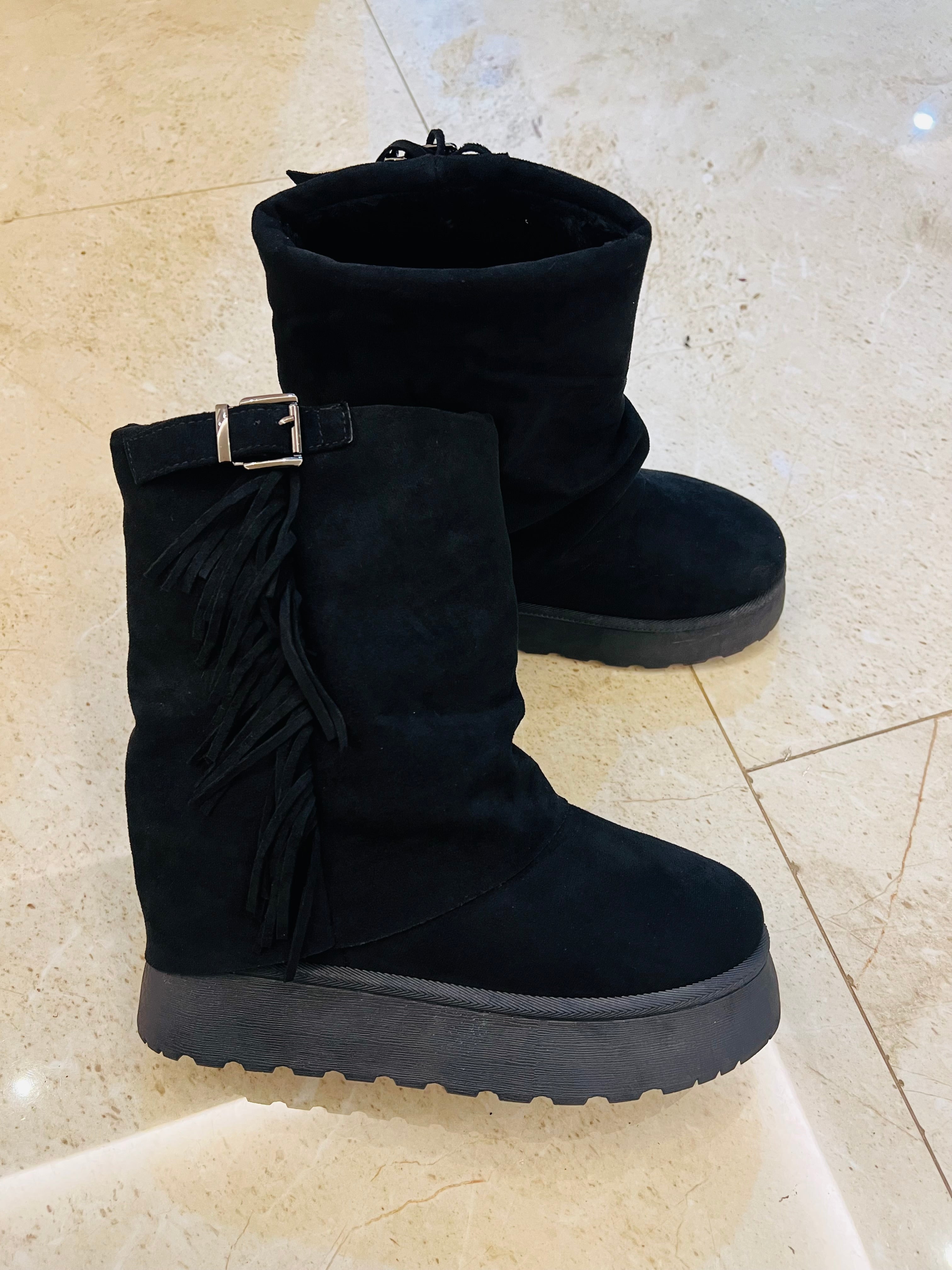 Pantubotas negra flecos