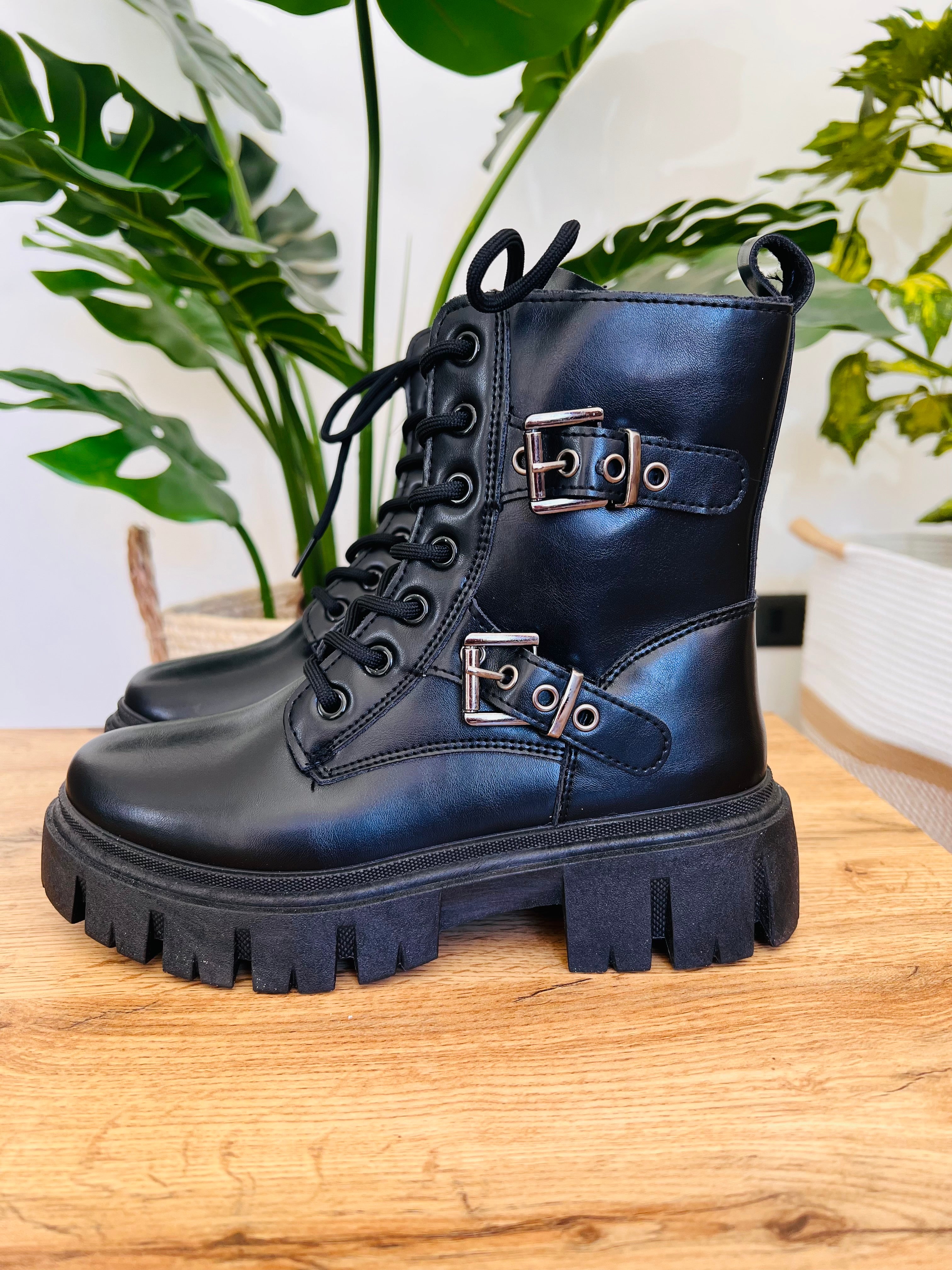 BOTIN VERA