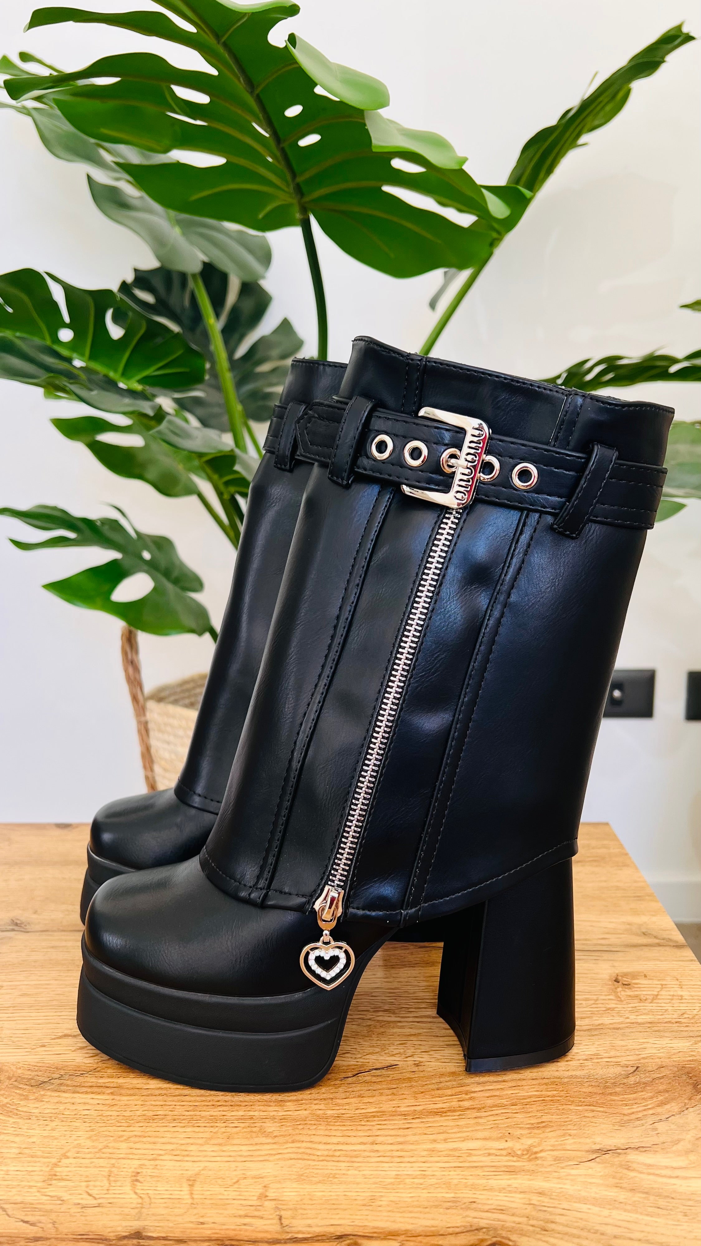 BOTA QUEEN